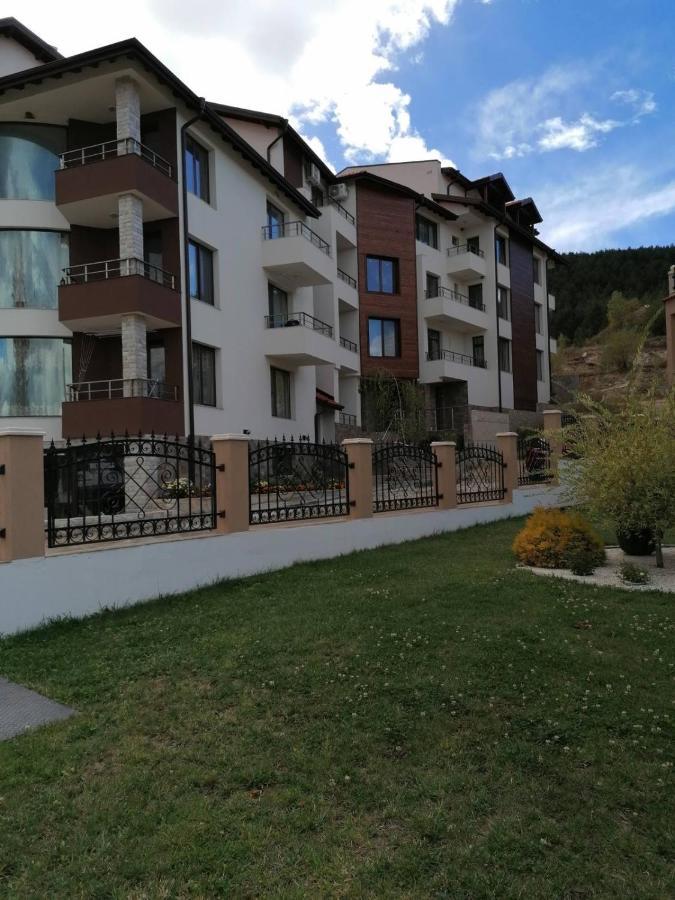 Appartamento Арт Мезонет Salem Velingrad Esterno foto